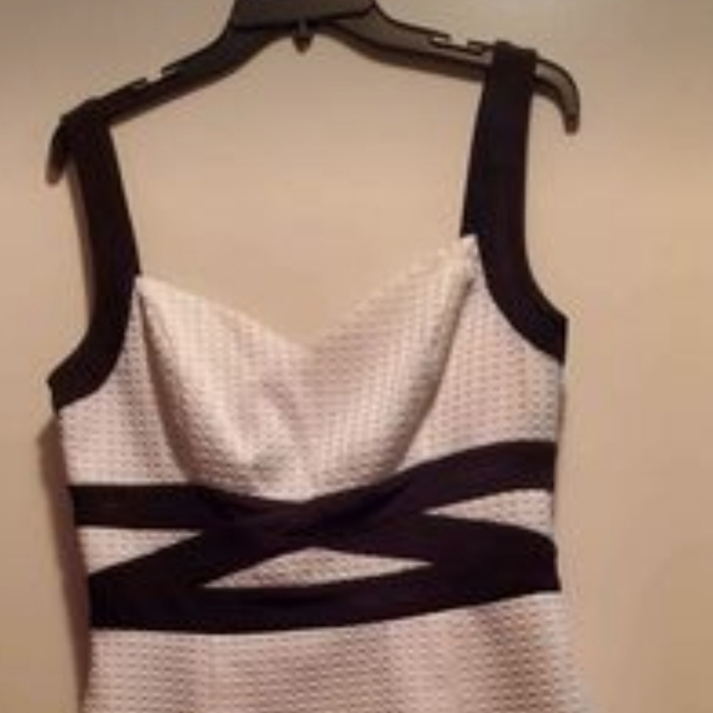 Black/White Guess Dress Size 8